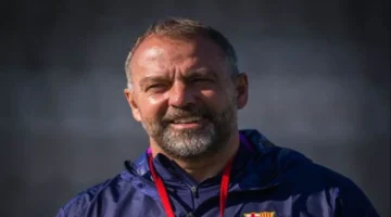 اللقاء المنتظر.. فليك يؤكد جاهزية صفوف برشلونة لديربي كتالونيا